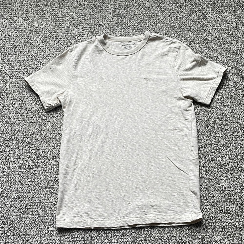 American Eagle Outfitters Cream Short Sleeve Tee